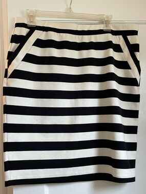 Elle Black and White Horizontal Stripe Pencil Skirt